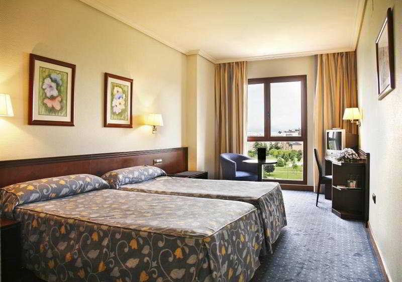 מלון Occidental פמפלונה חדר תמונה