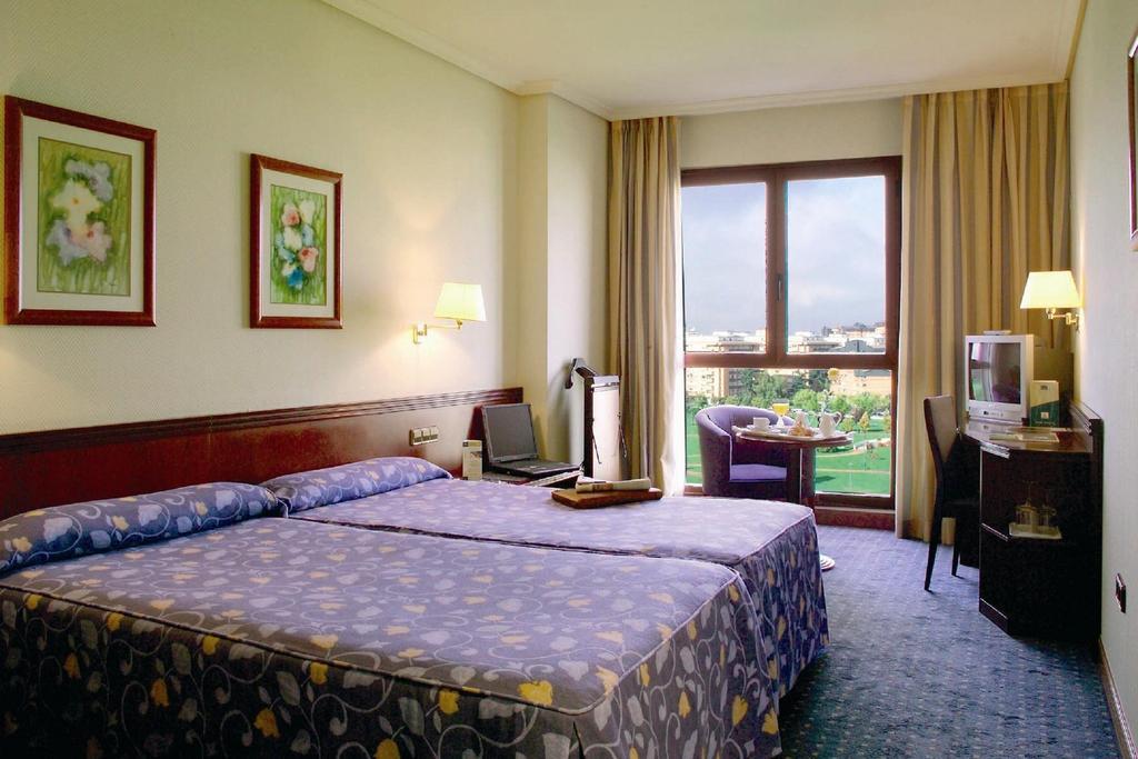 מלון Occidental פמפלונה מראה חיצוני תמונה